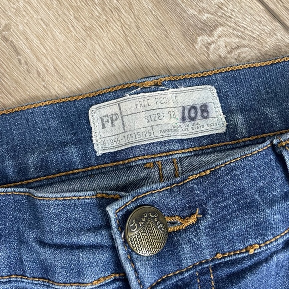 Free people just float on flare bell bottom jeans - Picture 2 of 5